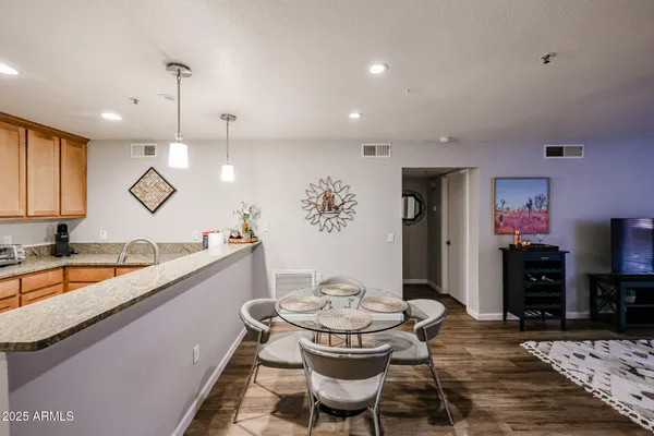 $2,195 | 4704 East Paradise Village Parkway North, Unit 144, Phoenix, AZ 85032