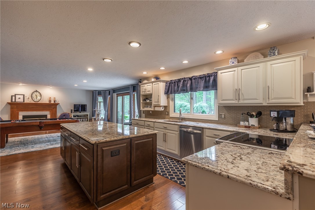 11285 Hampton Ridge Drive Chardon, OH 44024 - Photo 9 of 35