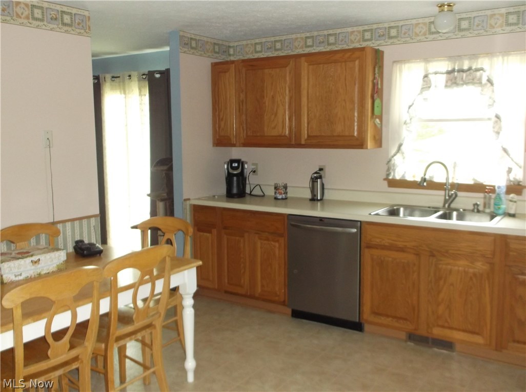 44243 Albrecht Road Elyria, OH 44035 - Photo 5 of 18 Gallery Image 5