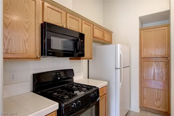 $1,995 | 1843 Thunder Mountain Drive, Henderson, NV 89012