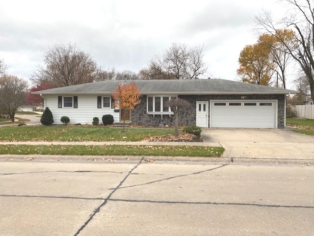 2319 3rd Street Moline, IL 61265 - Photo 1 of 24 Gallery Image 1