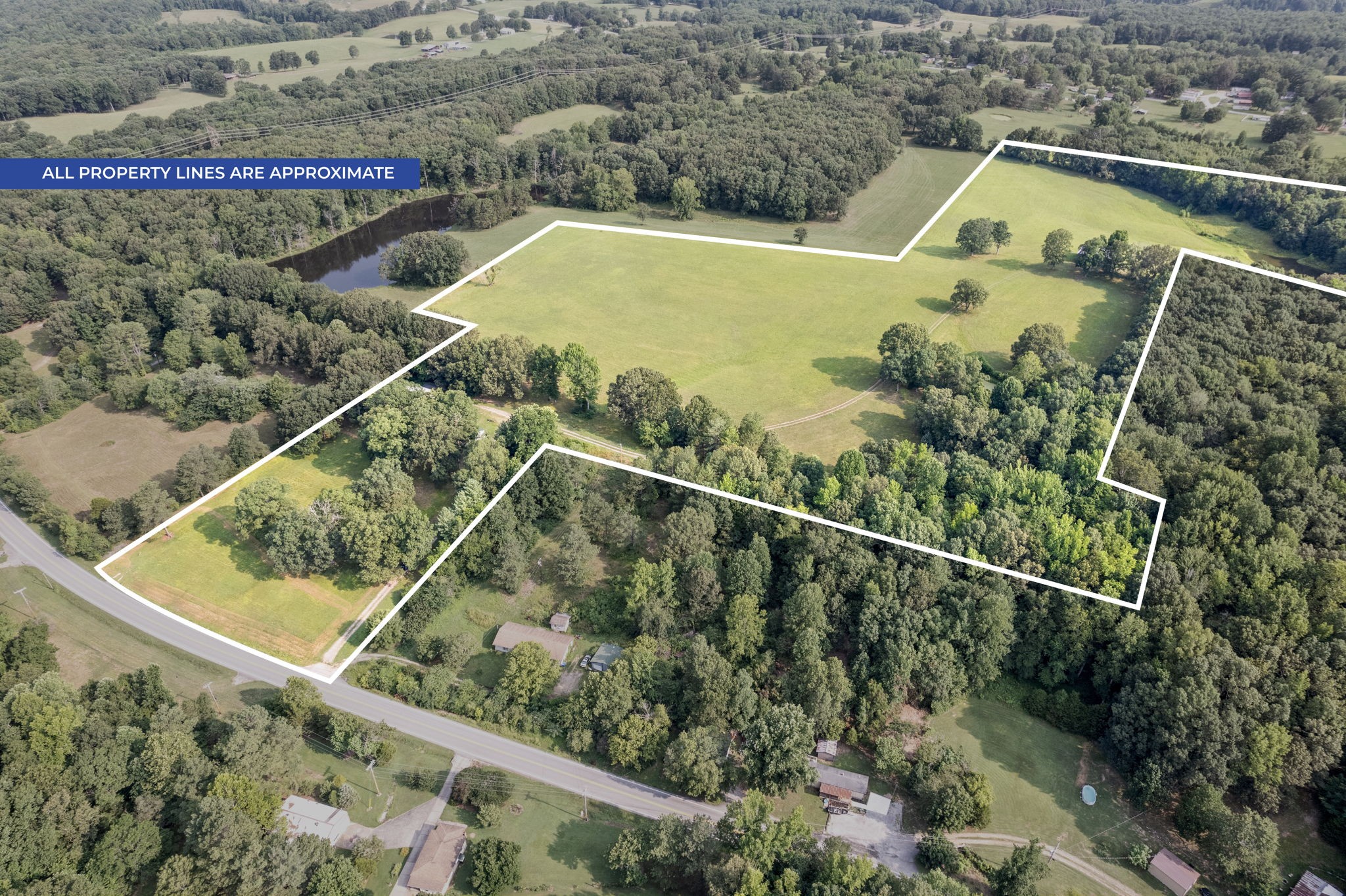 2840 South Main Street Tennessee Ridge, TN 37178 - Photo 2 of 44 a view of a tennis court