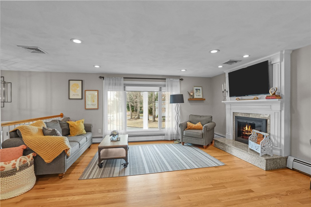 136 Honeysuckle Road Warwick, RI 02888 - Photo 13 of 50
