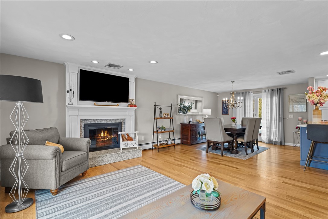 136 Honeysuckle Road Warwick, RI 02888 - Photo 15 of 50
