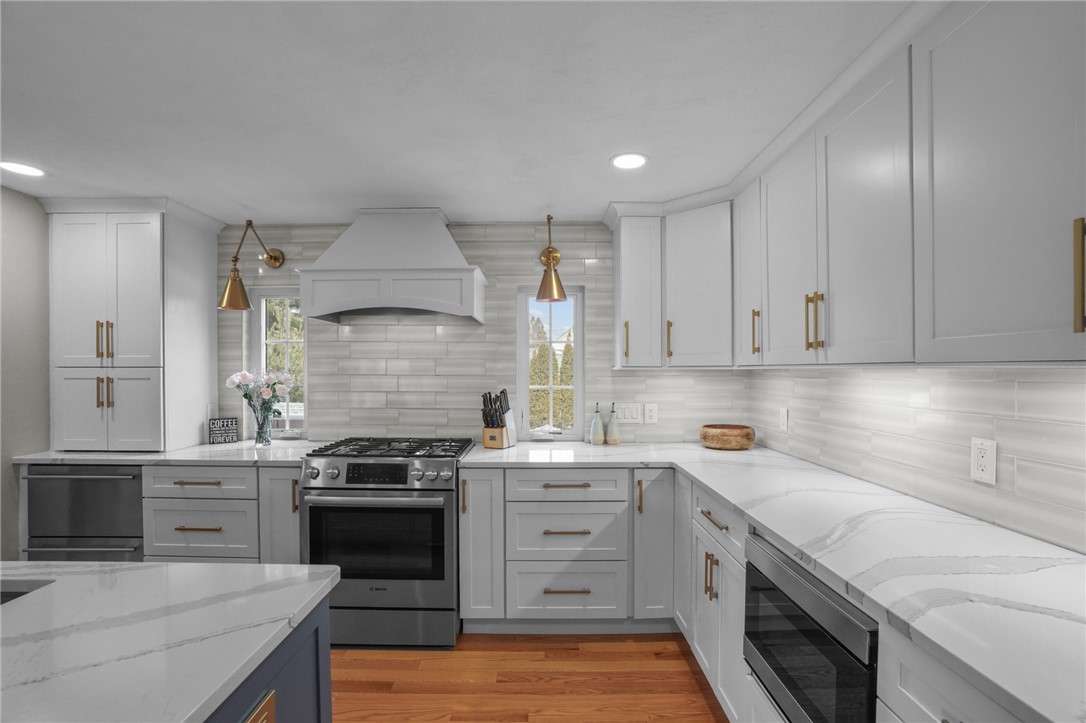 136 Honeysuckle Road Warwick, RI 02888 - Photo 7 of 50