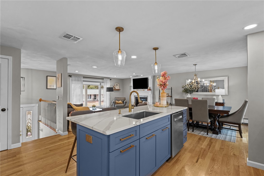 136 Honeysuckle Road Warwick, RI 02888 - Photo 8 of 50