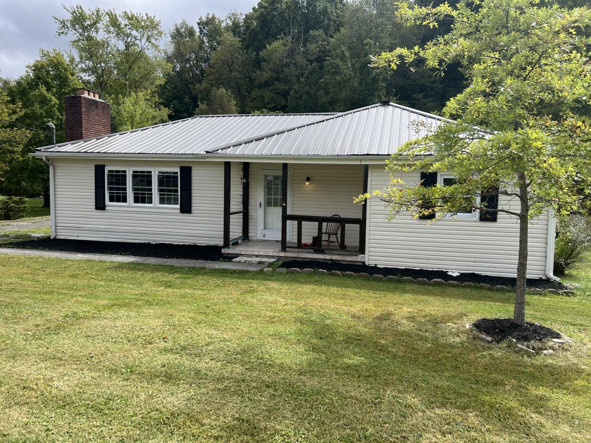 826 Hurricane Rd Northeast  