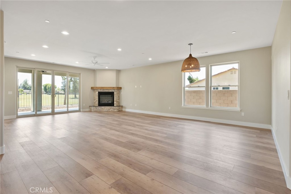 546 Little Exeter, CA 93221 - Photo 8 of 41