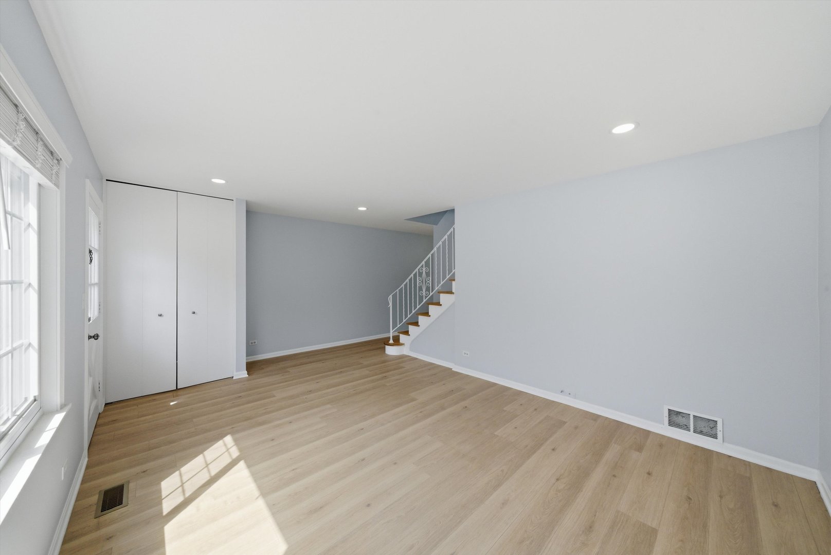 2138 Rugen Road, Unit A Glenview, IL 60026 - Photo 11 of 30
