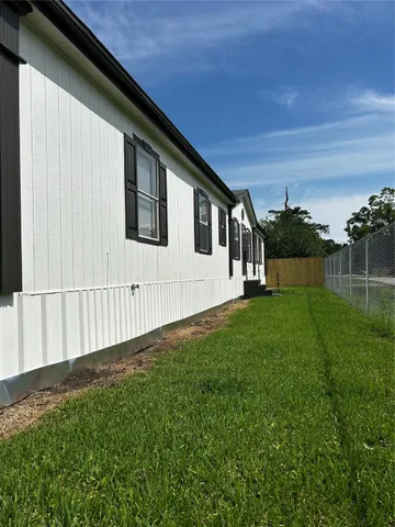 $2,150 | 219 Blinkin Avenue, Crosby, TX 77532