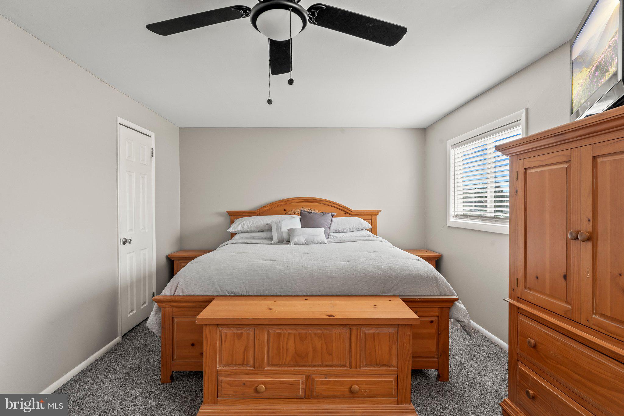 4406 Crossland Road Philadelphia, PA 19154 - Photo 17 of 32 Gallery Image 17
