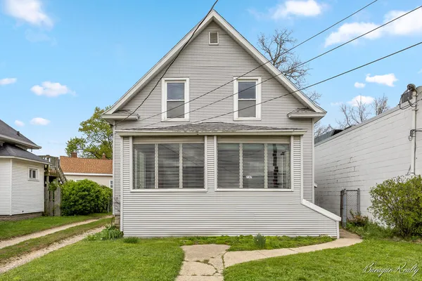 $269,900 | 2147 Plainfield Avenue Northeast, Grand Rapids, MI 49505