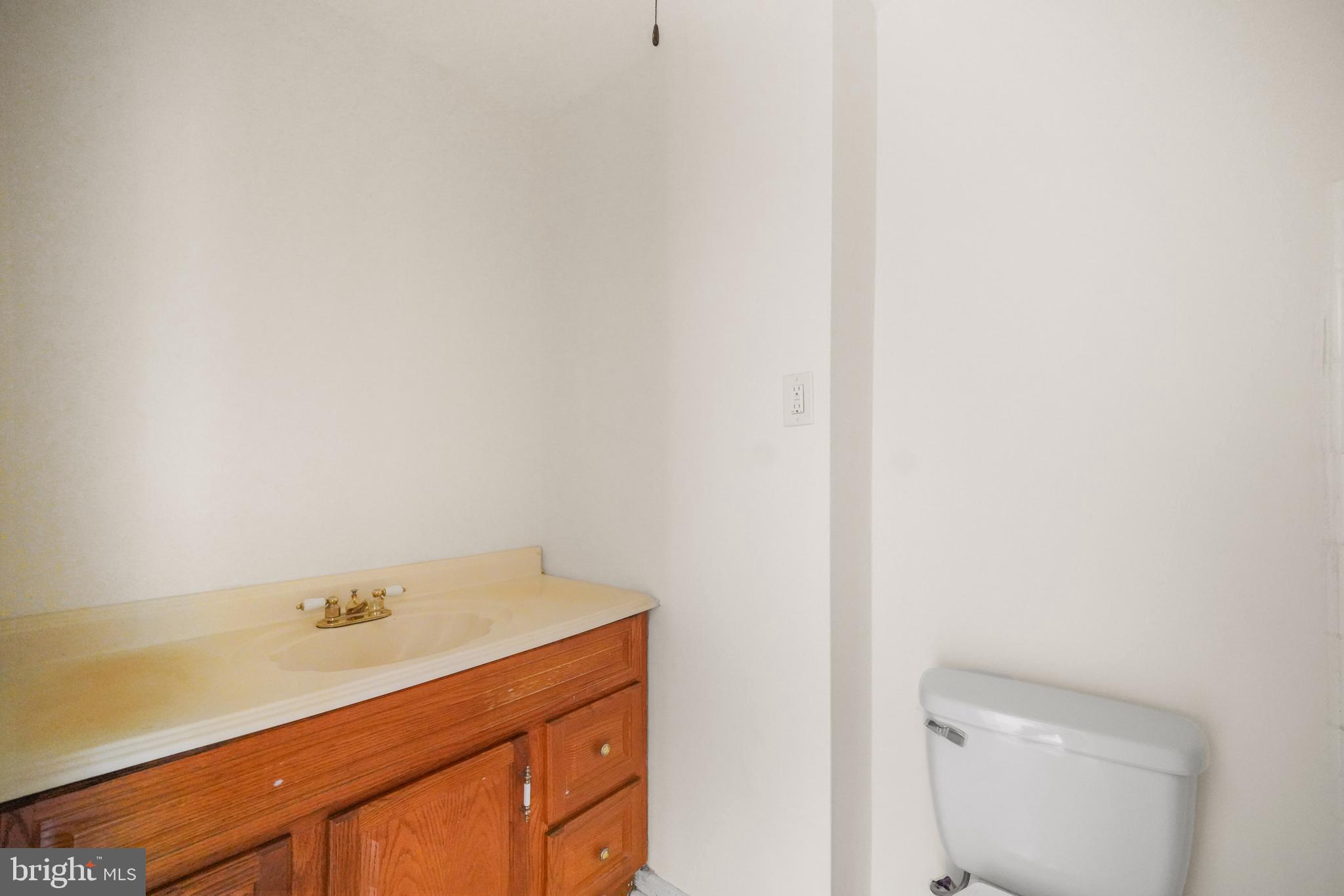 8534 Verree Road Philadelphia, PA 19111 - Photo 26 of 30 Half bath in basement