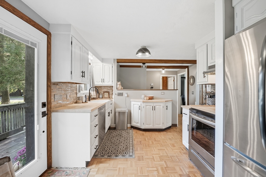 82 W Road Longmeadow, MA 01106 - Photo 2 of 40 Gallery Image 2