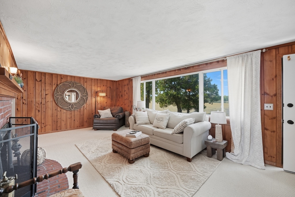 82 W Road Longmeadow, MA 01106 - Photo 10 of 40 Gallery Image 10