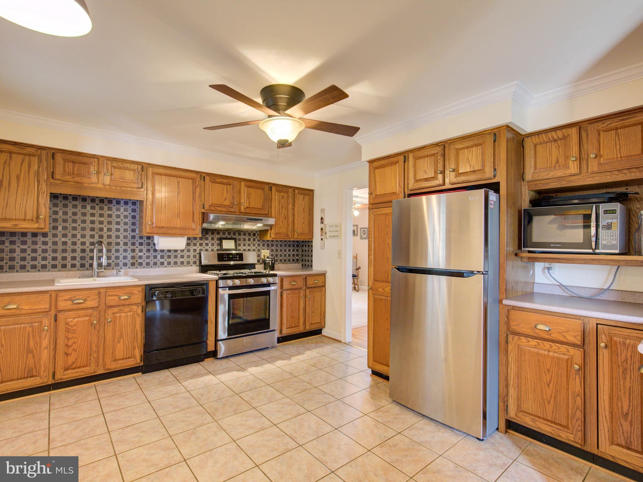 34759 Bloomfield Road Round Hill, VA 20141 - Photo 15 of 28 Kitchen