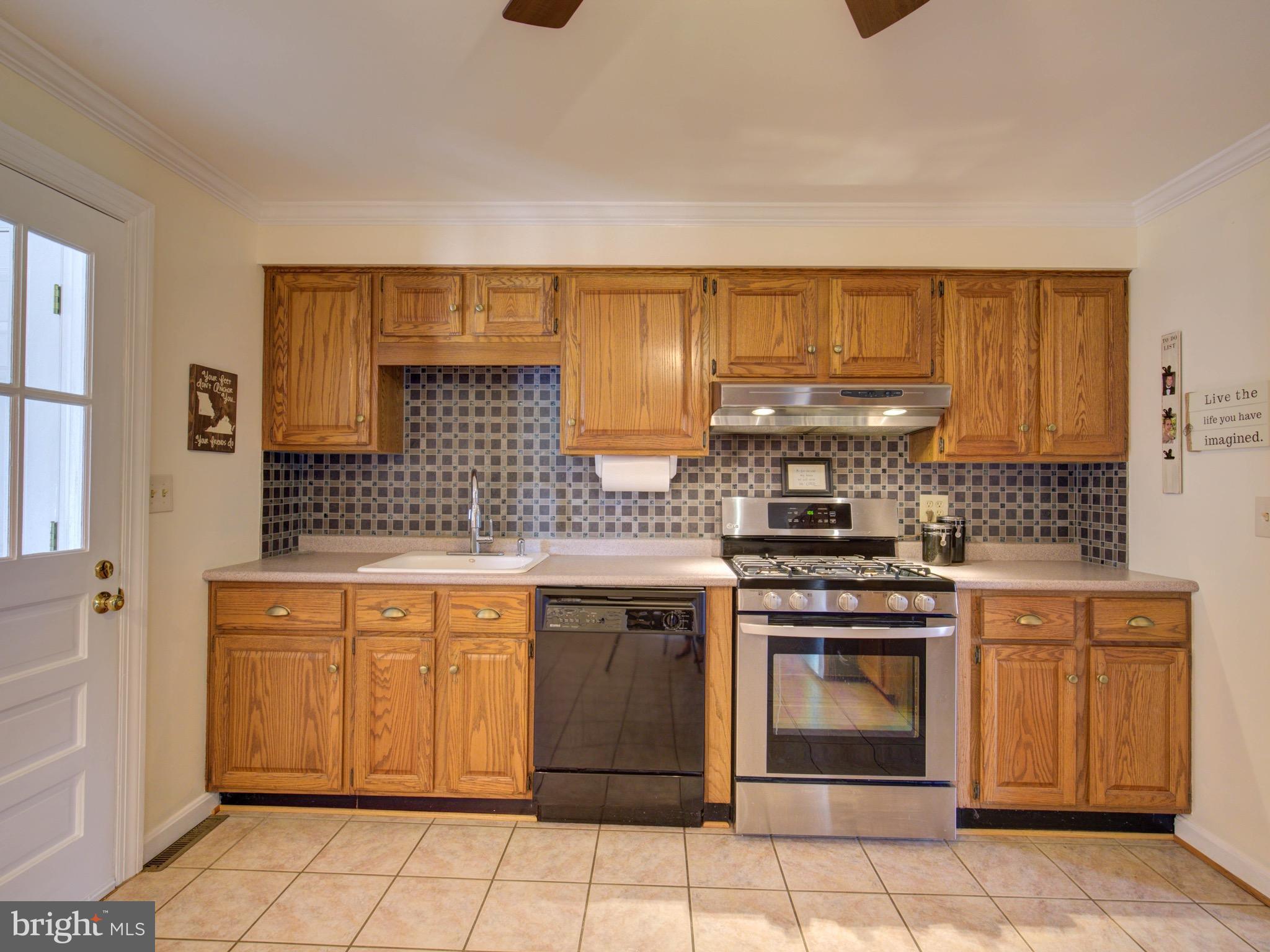 34759 Bloomfield Road Round Hill, VA 20141 - Photo 17 of 28 Kitchen
