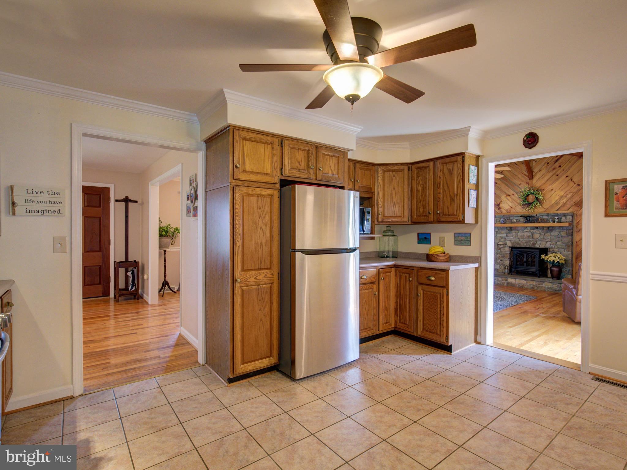 34759 Bloomfield Road Round Hill, VA 20141 - Photo 18 of 28 Kitchen