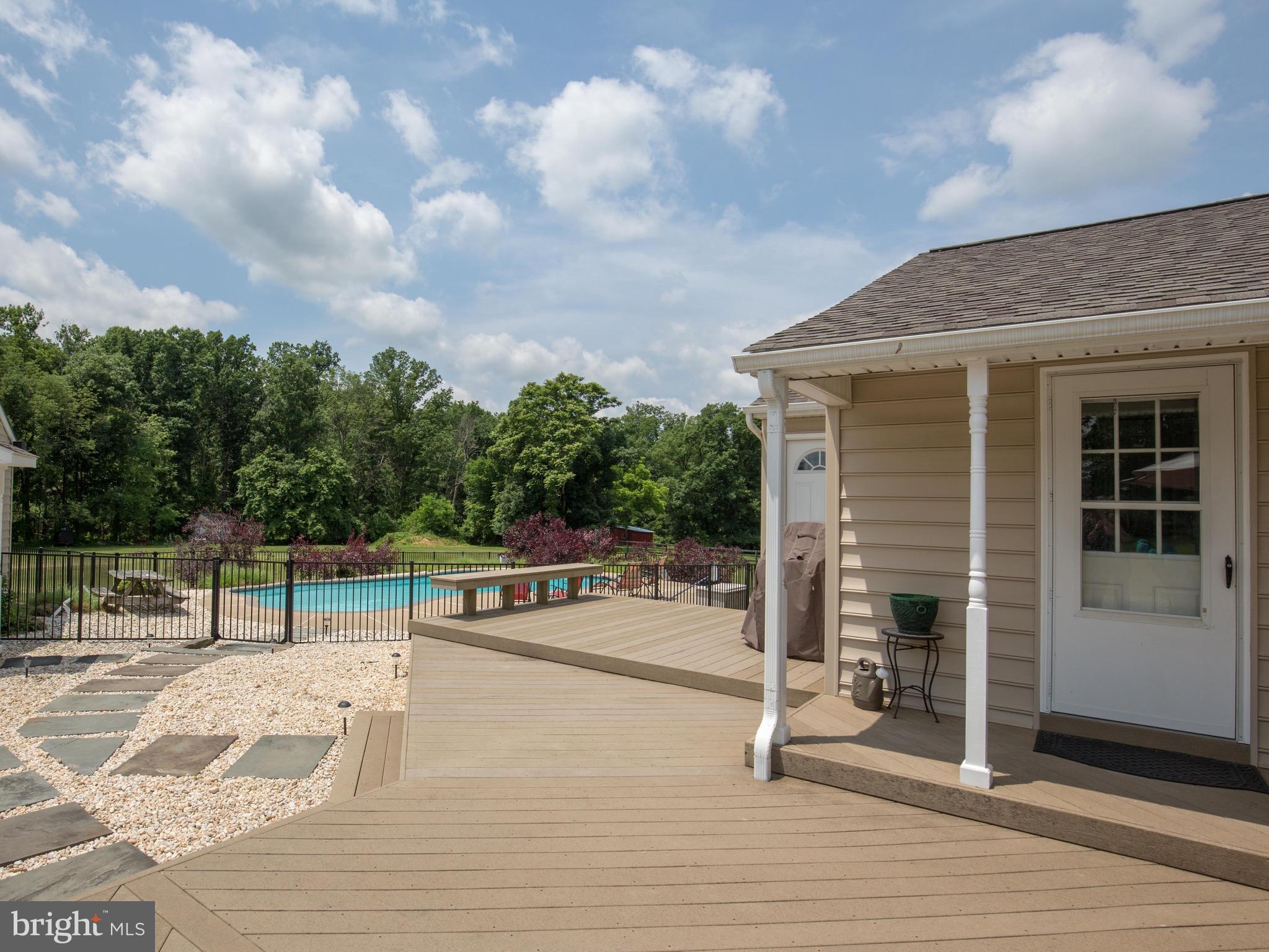 34759 Bloomfield Road Round Hill, VA 20141 - Photo 5 of 28 Great Outdoor Space