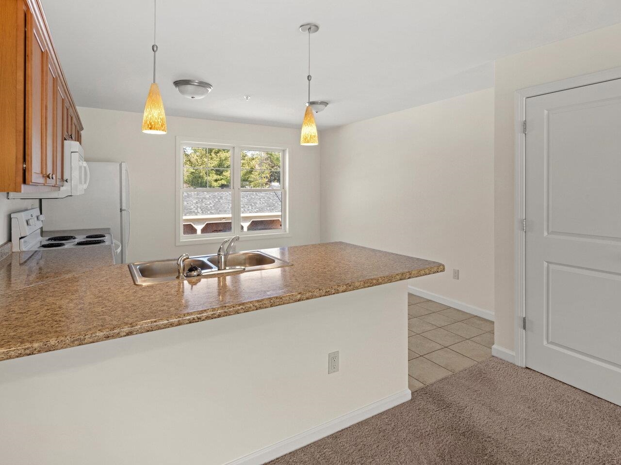 107 John Fay Road, Unit 206 South Burlington, VT 05403 - Photo 3 of 18 Gallery Image 3