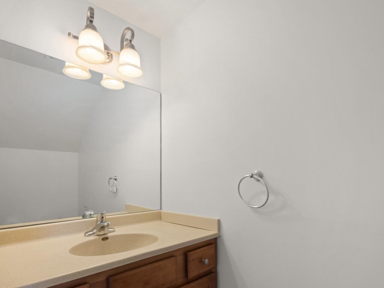 107 John Fay Road, Unit 206 South Burlington, VT 05403 - Photo 9 of 18 Gallery Image 9