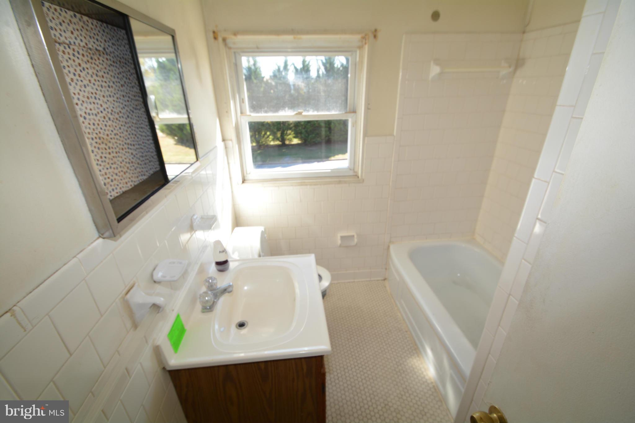 1004 Craftswood Road Catonsville, MD 21228 - Photo 17 of 19 Bath (Master)