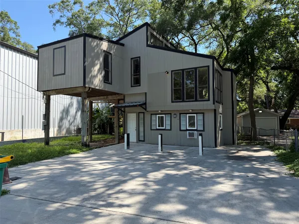 $1,800 | 3211 Keller Street, Bacliff, TX 77518