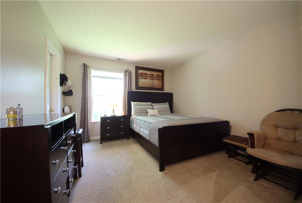 6860 Decatur Ridge Place Indianapolis, IN 46221 - Photo 13 of 17