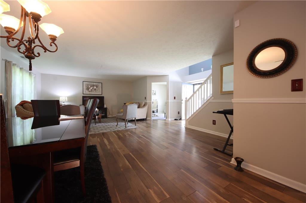 6860 Decatur Ridge Place Indianapolis, IN 46221 - Photo 3 of 17