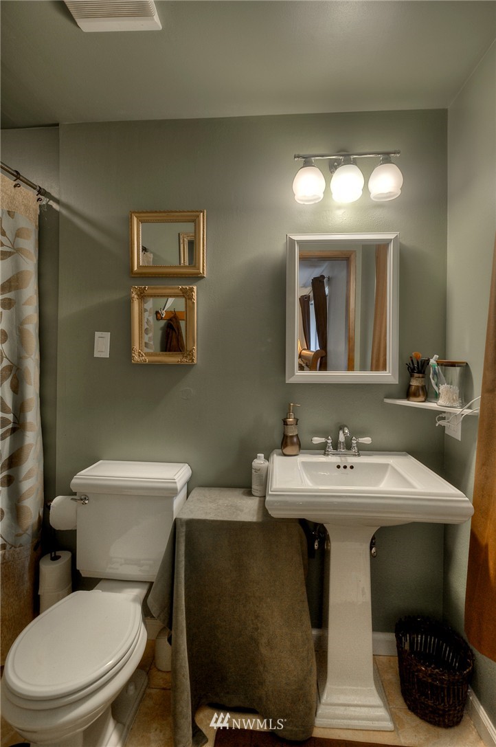 14606 161st Avenue Southeast Renton, WA 98059 - Photo 12 of 21