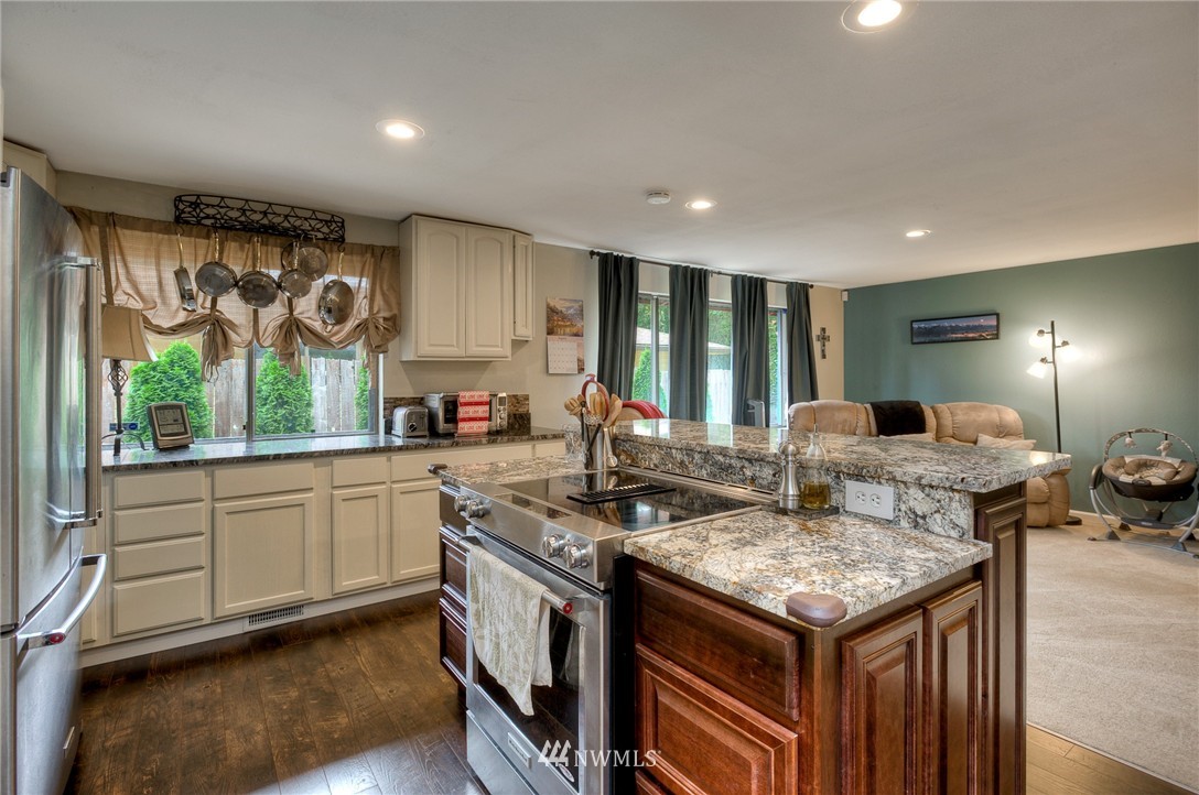 14606 161st Avenue Southeast Renton, WA 98059 - Photo 6 of 21