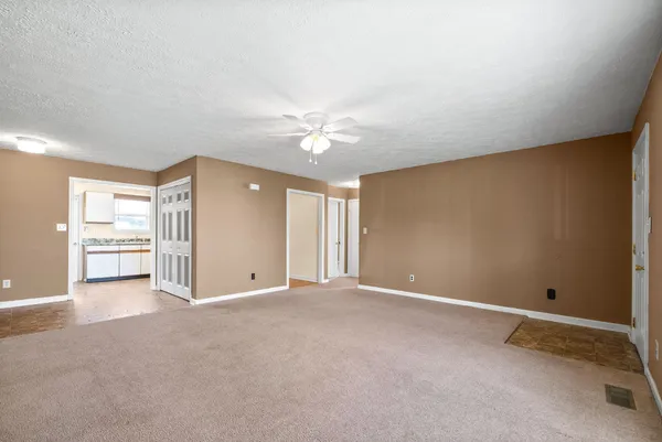 $750 | 306 Thompsonville Lane, Unit 901, Oak Grove, KY 42262