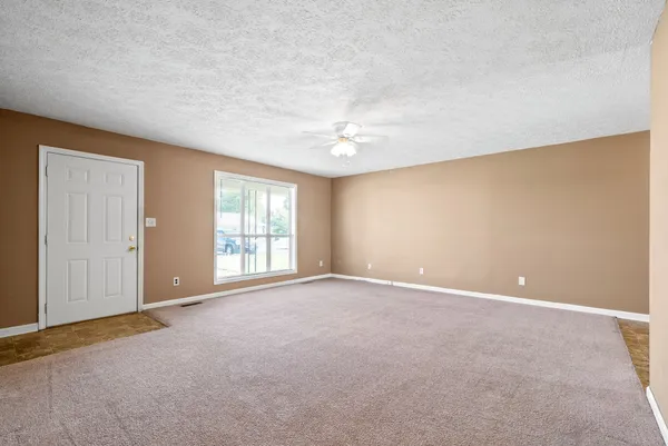 $750 | 306 Thompsonville Lane, Unit 901, Oak Grove, KY 42262