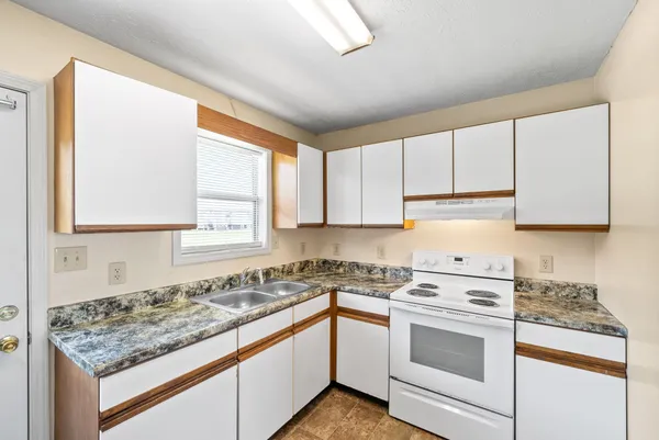 $750 | 306 Thompsonville Lane, Unit 901, Oak Grove, KY 42262