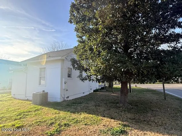 $1,950 | 3009 Market Street, Newport, NC 28570