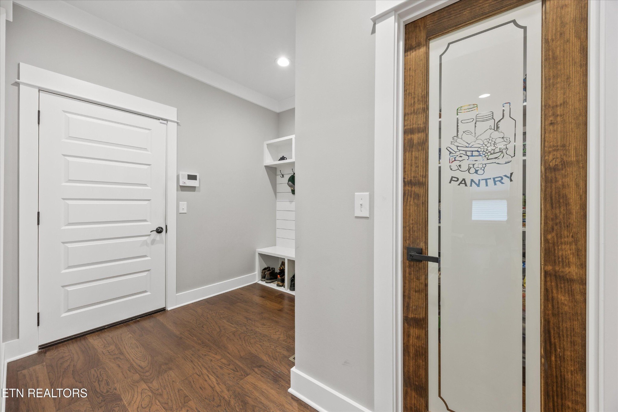 364 Mingo Way Loudon, TN 37774 - Photo 30 of 55 a view of a hallway with wooden floor
