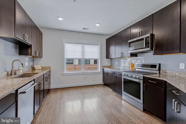 $690,000 | 2905 Bleeker Street, Unit 4404, Fairfax, VA 22031