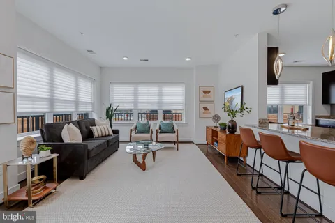 $690,000 | 2905 Bleeker Street, Unit 4404, Fairfax, VA 22031