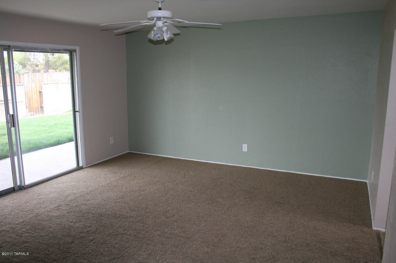 9711 East Sellarole Road Tucson, AZ 85730 - Photo 7 of 19 Gallery Image 7