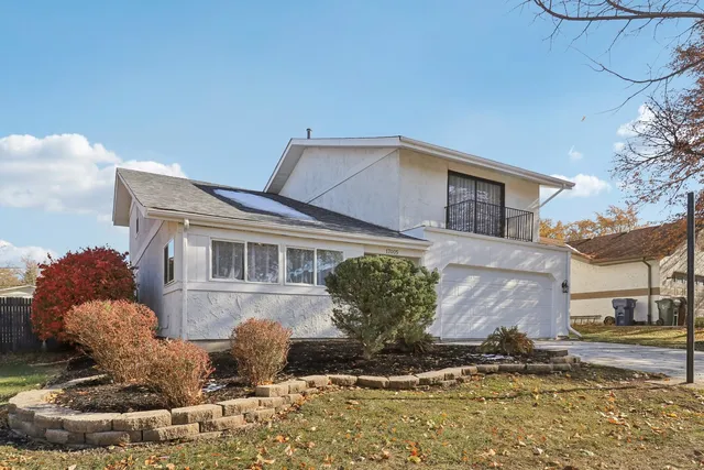 $394,900 | 17005 Thackery Street, Oak Forest, IL 60452