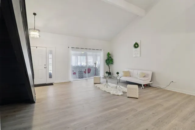 $394,900 | 17005 Thackery Street, Oak Forest, IL 60452