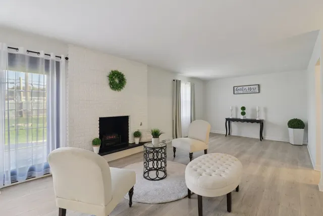 $394,900 | 17005 Thackery Street, Oak Forest, IL 60452