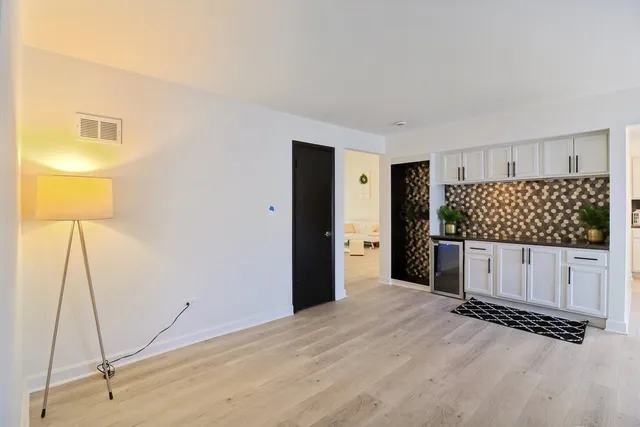 $394,900 | 17005 Thackery Street, Oak Forest, IL 60452