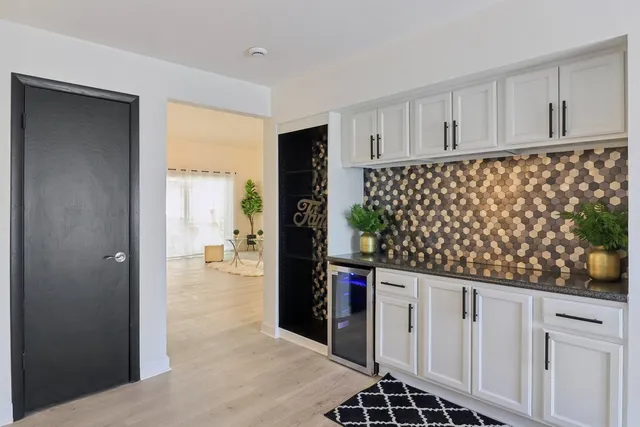 $394,900 | 17005 Thackery Street, Oak Forest, IL 60452