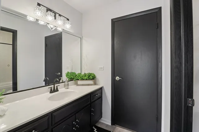 $394,900 | 17005 Thackery Street, Oak Forest, IL 60452