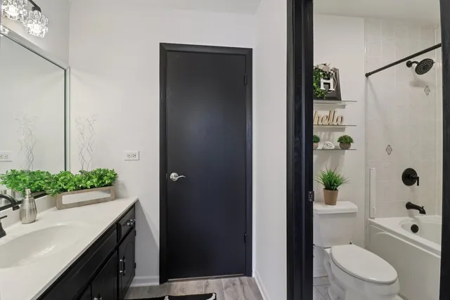 $394,900 | 17005 Thackery Street, Oak Forest, IL 60452