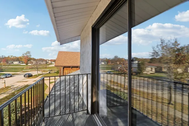 $394,900 | 17005 Thackery Street, Oak Forest, IL 60452