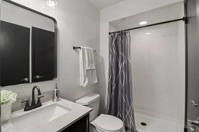 $394,900 | 17005 Thackery Street, Oak Forest, IL 60452