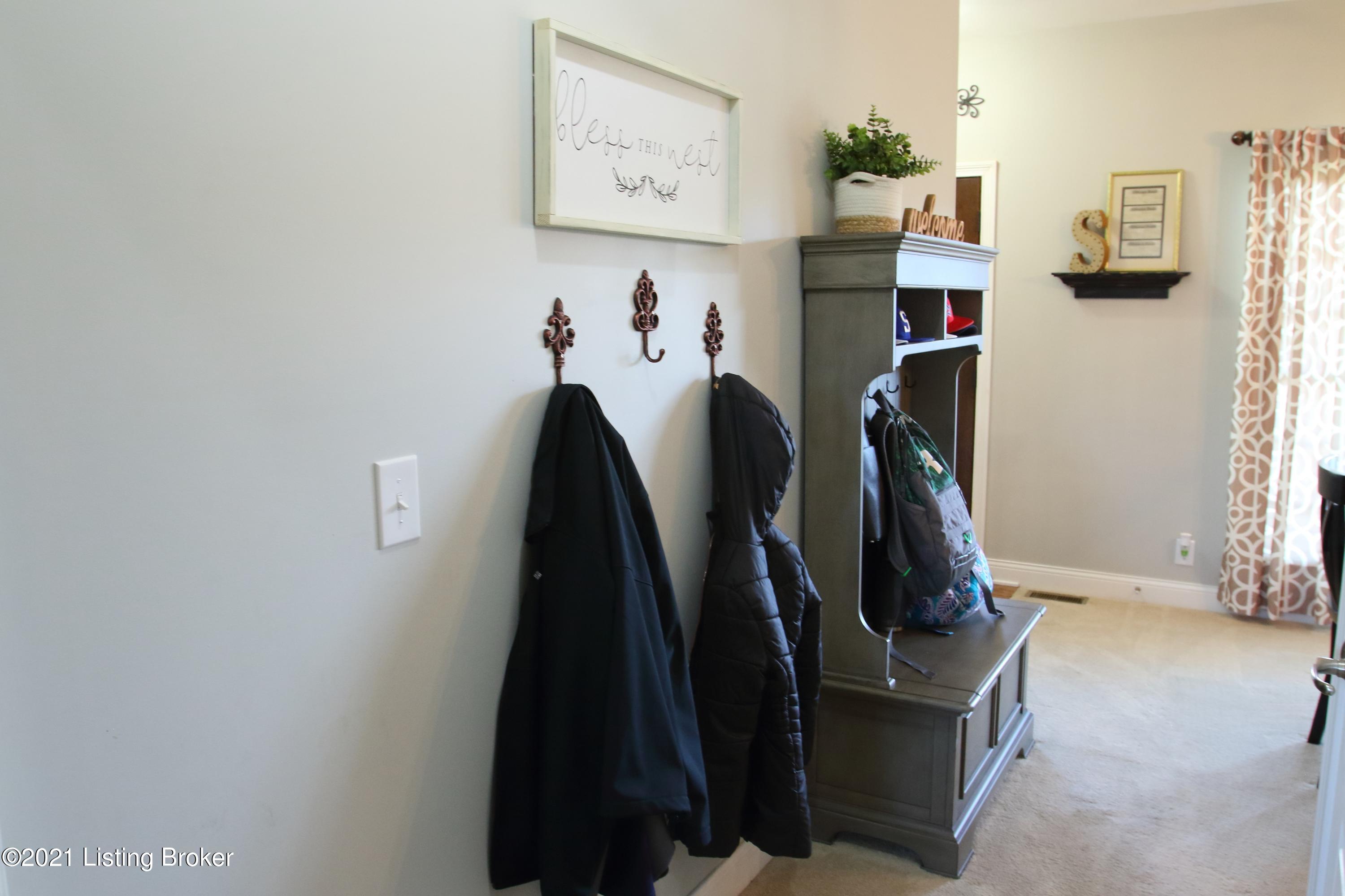 901 Brashears Point Road Taylorsville, KY 40071 - Photo 23 of 61 Hallway