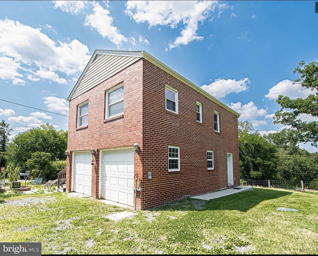 Upper Level Efficiency Apartment